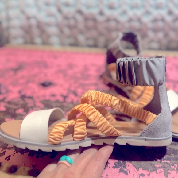 SOREL Ella Li strappy flat sandals sz 8.5 - worn once - Picture 3 of 8